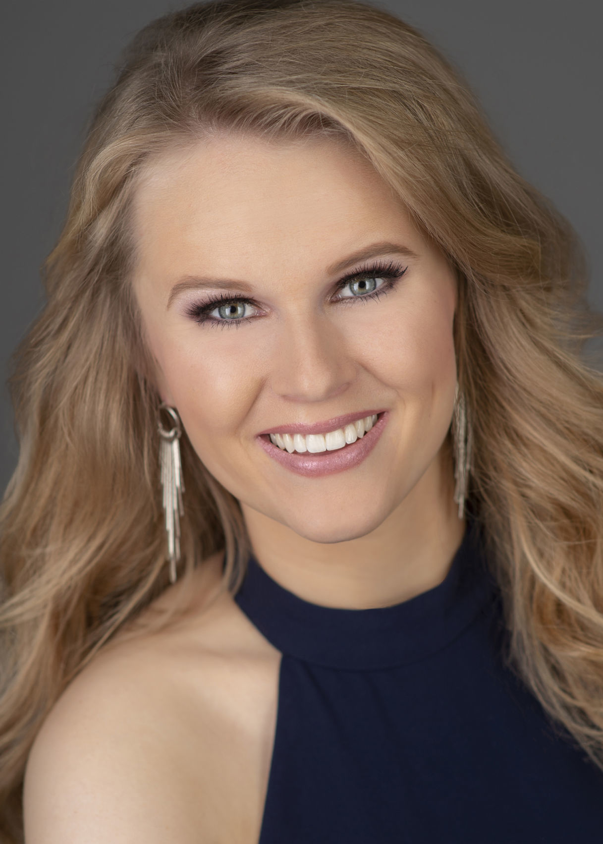 Miss Lawton, Tevis Hillis